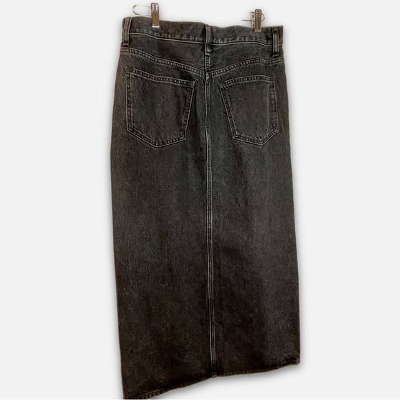 Madewell | Denim Mid-Rise Maxi Skirt in Lunar Wash - Picture 2 of 7